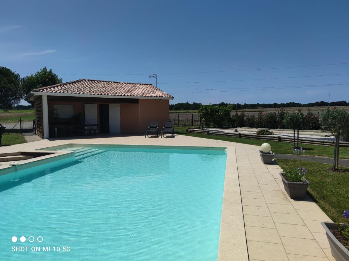 Le Gite Du Font Blanque Campsas Bagian luar foto